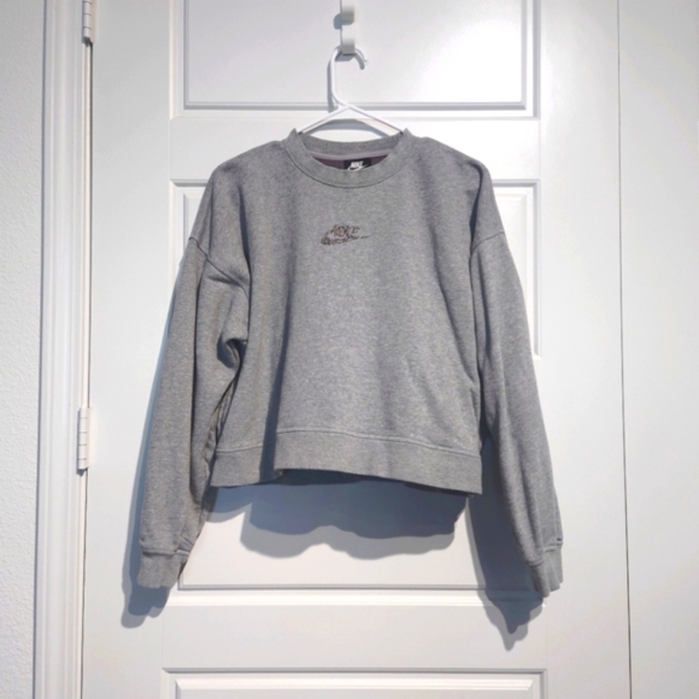 Nike women's oversized crew-neck sweatshirt